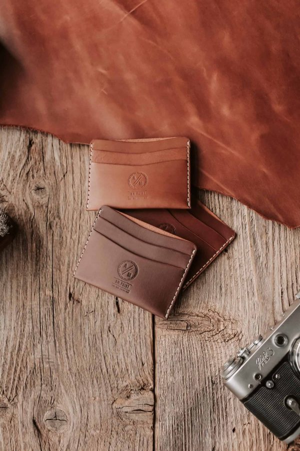 Hand-sewn Leather Wallet in Coffee - Imagen 3